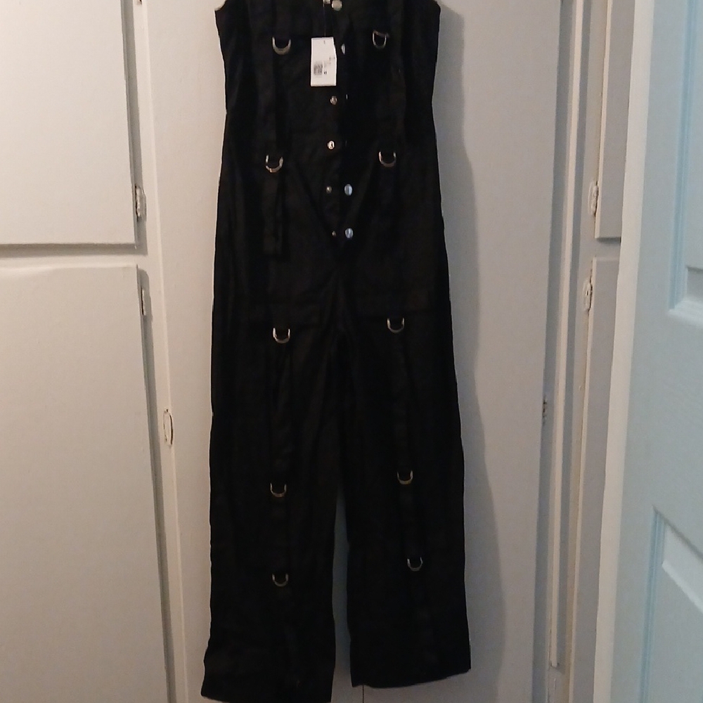 Luxurious Black Velvet Jumpsuit with Wide-Leg Design
